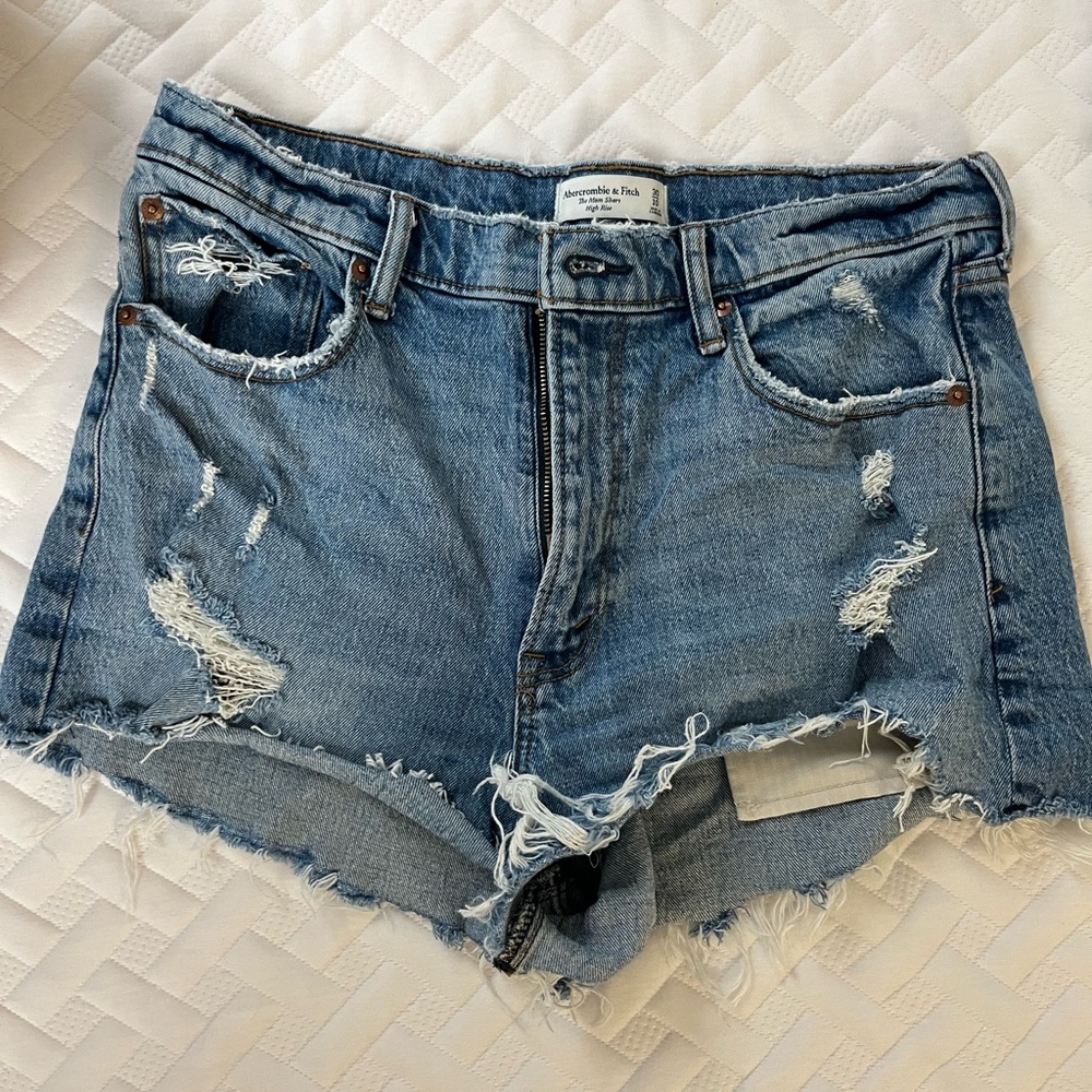 Abercrombie and Fitch Denim High Rise Mom Short size 10/30R